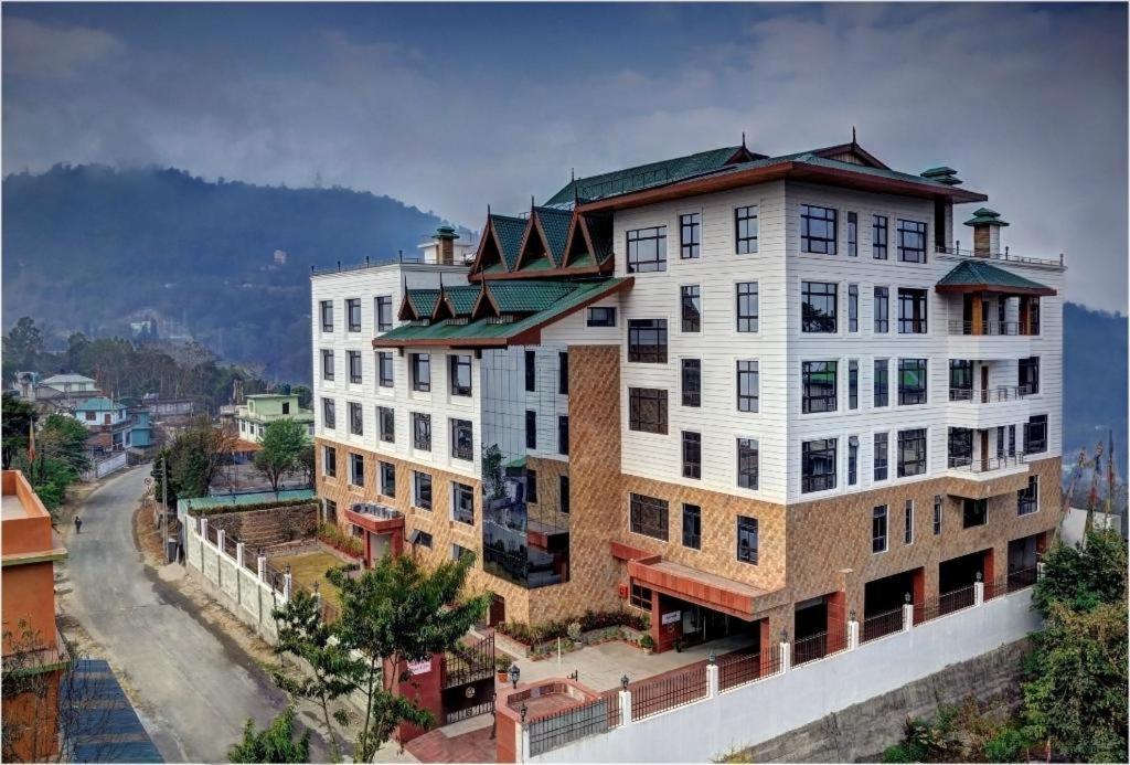 Sobralia Casino Resort & Spa Namchi Bagian luar foto