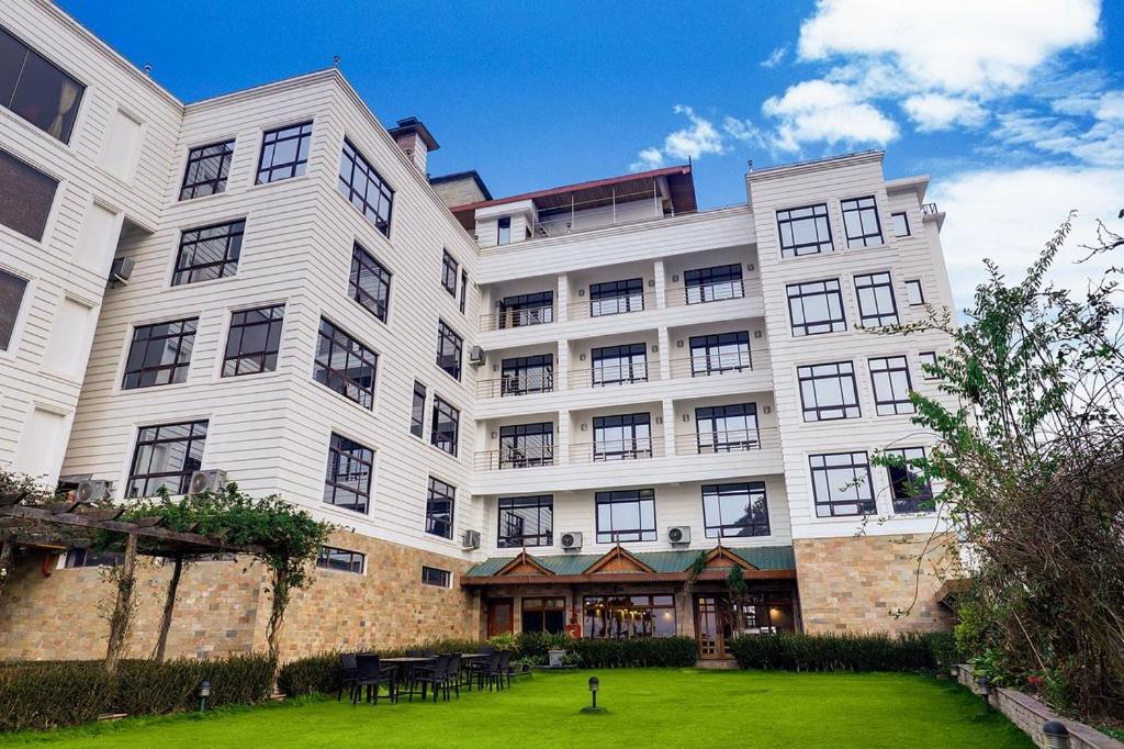 Sobralia Casino Resort & Spa Namchi Bagian luar foto