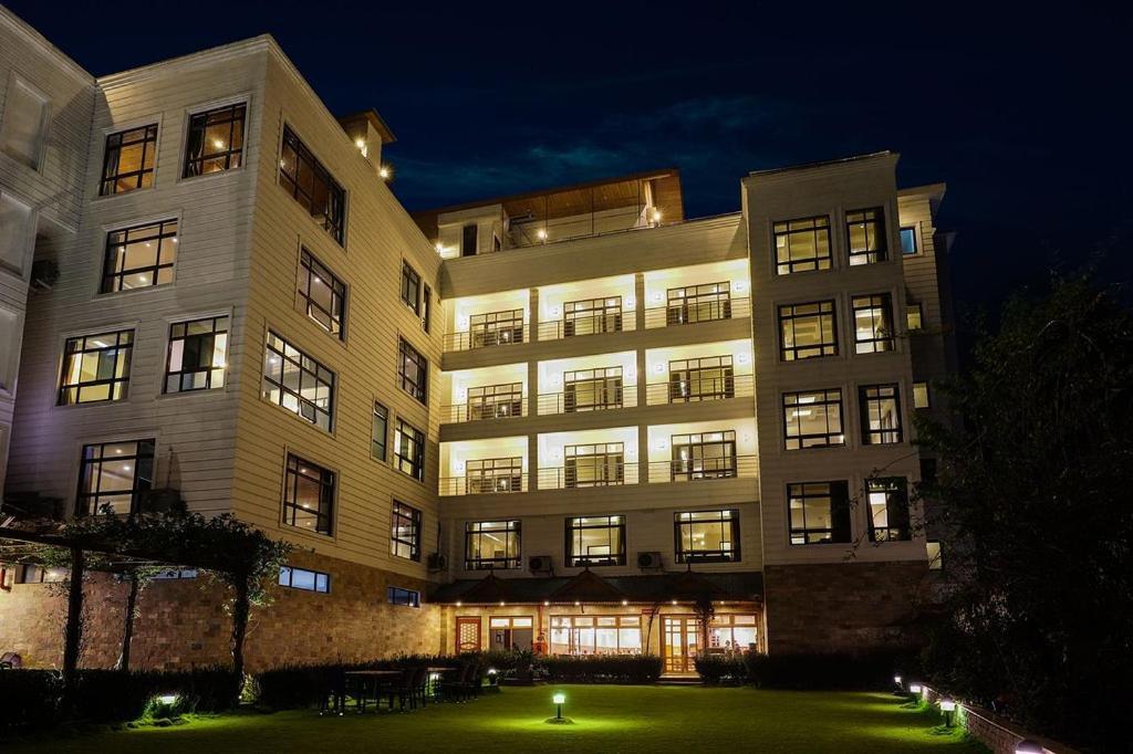 Sobralia Casino Resort & Spa Namchi Bagian luar foto
