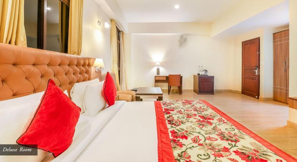 Sobralia Casino Resort & Spa Namchi Bagian luar foto