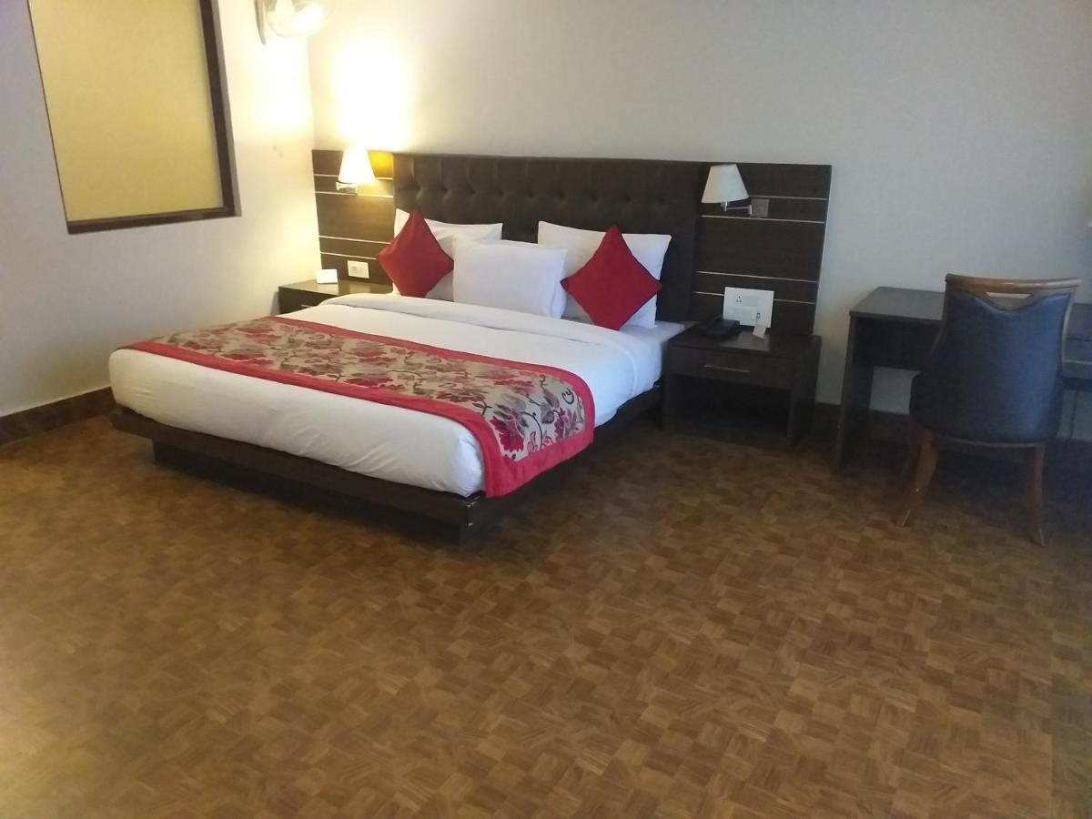 Sobralia Casino Resort & Spa Namchi Bagian luar foto