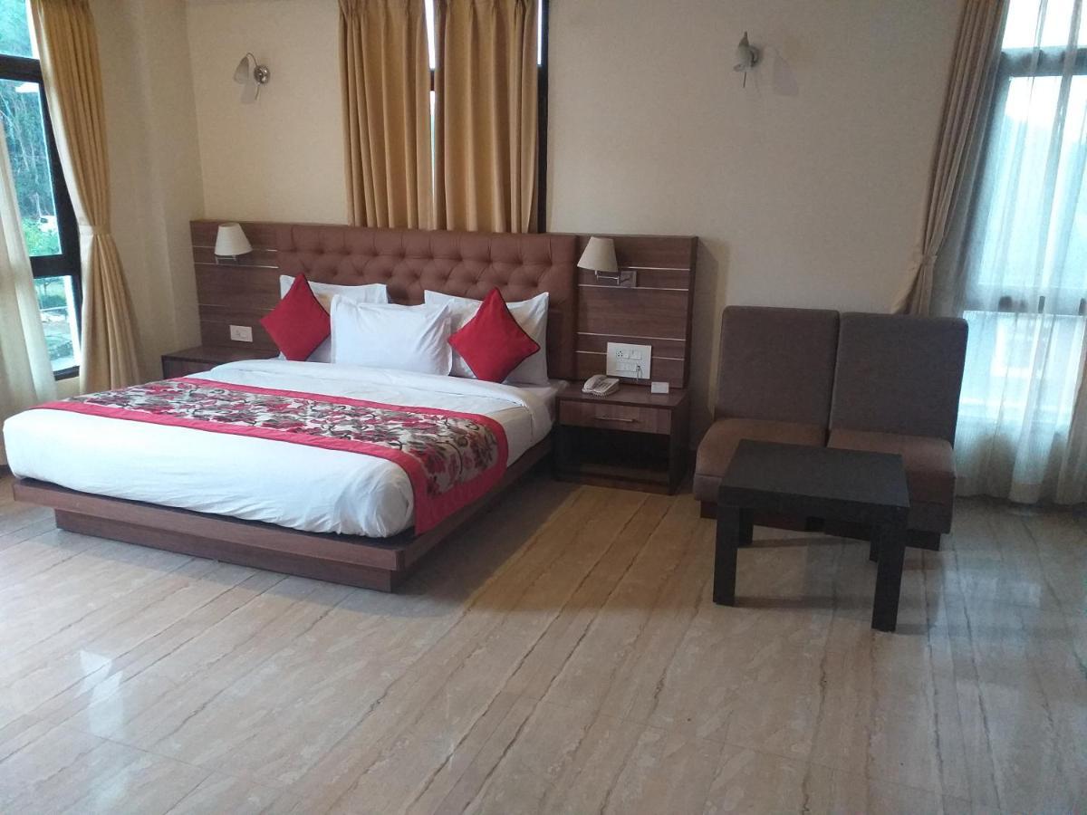 Sobralia Casino Resort & Spa Namchi Bagian luar foto
