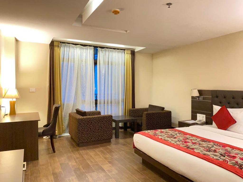 Sobralia Casino Resort & Spa Namchi Bagian luar foto